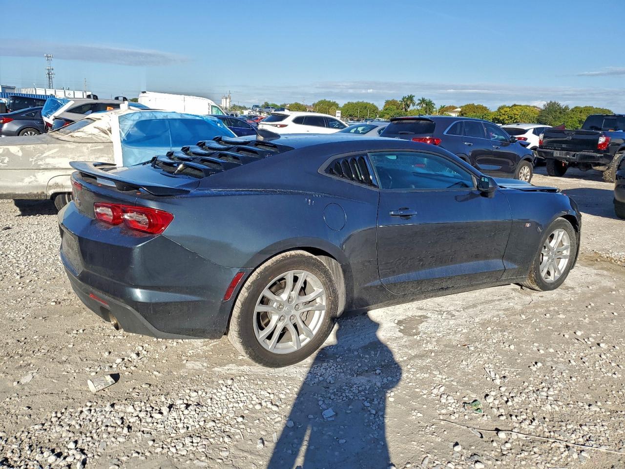 2021 Chevrolet Camaro Ls - zdjęcie 3