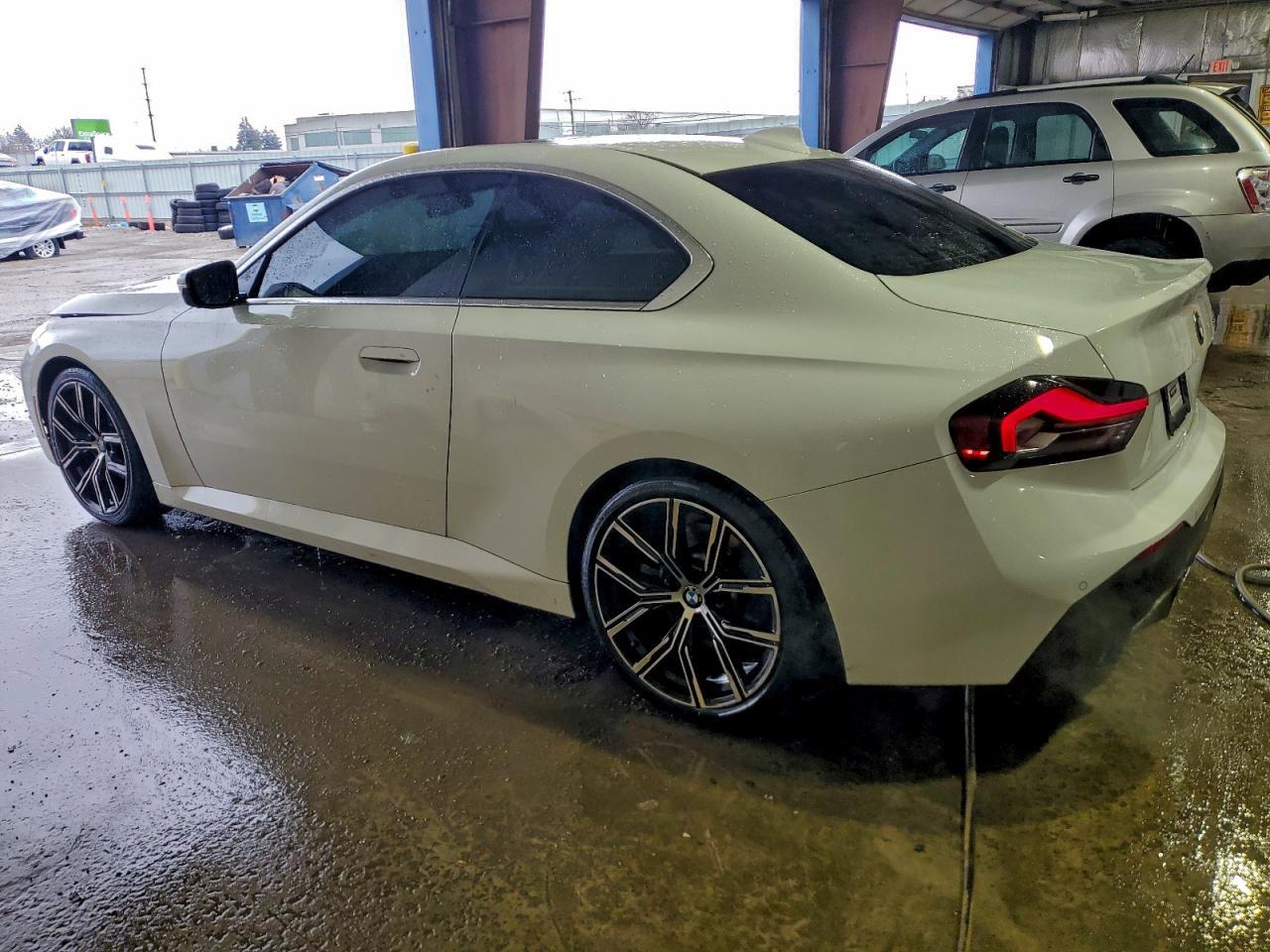 2022 BMW 230I - zdjęcie 2
