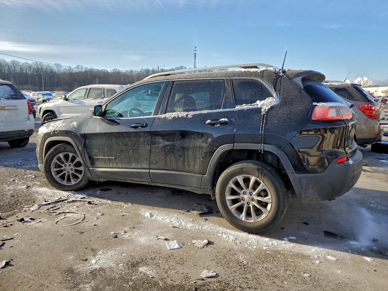 2019 Jeep Cherokee Latitude - zdjęcie 2