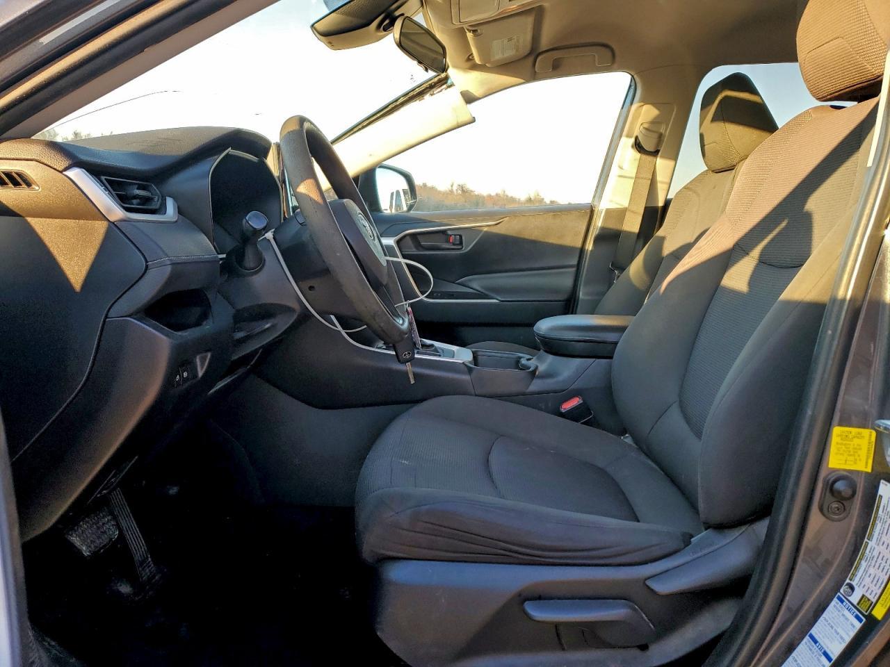 2019 Toyota Rav4 Le - zdjęcie 7