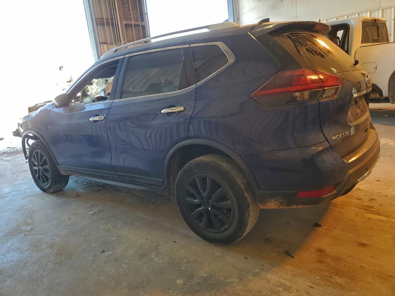 2019 Nissan Rogue S - zdjęcie 2