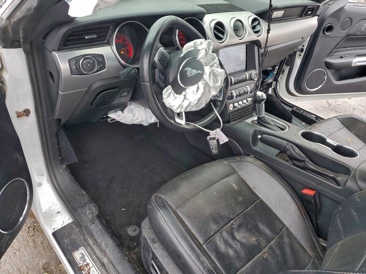 2019 Ford Mustang - zdjęcie 8