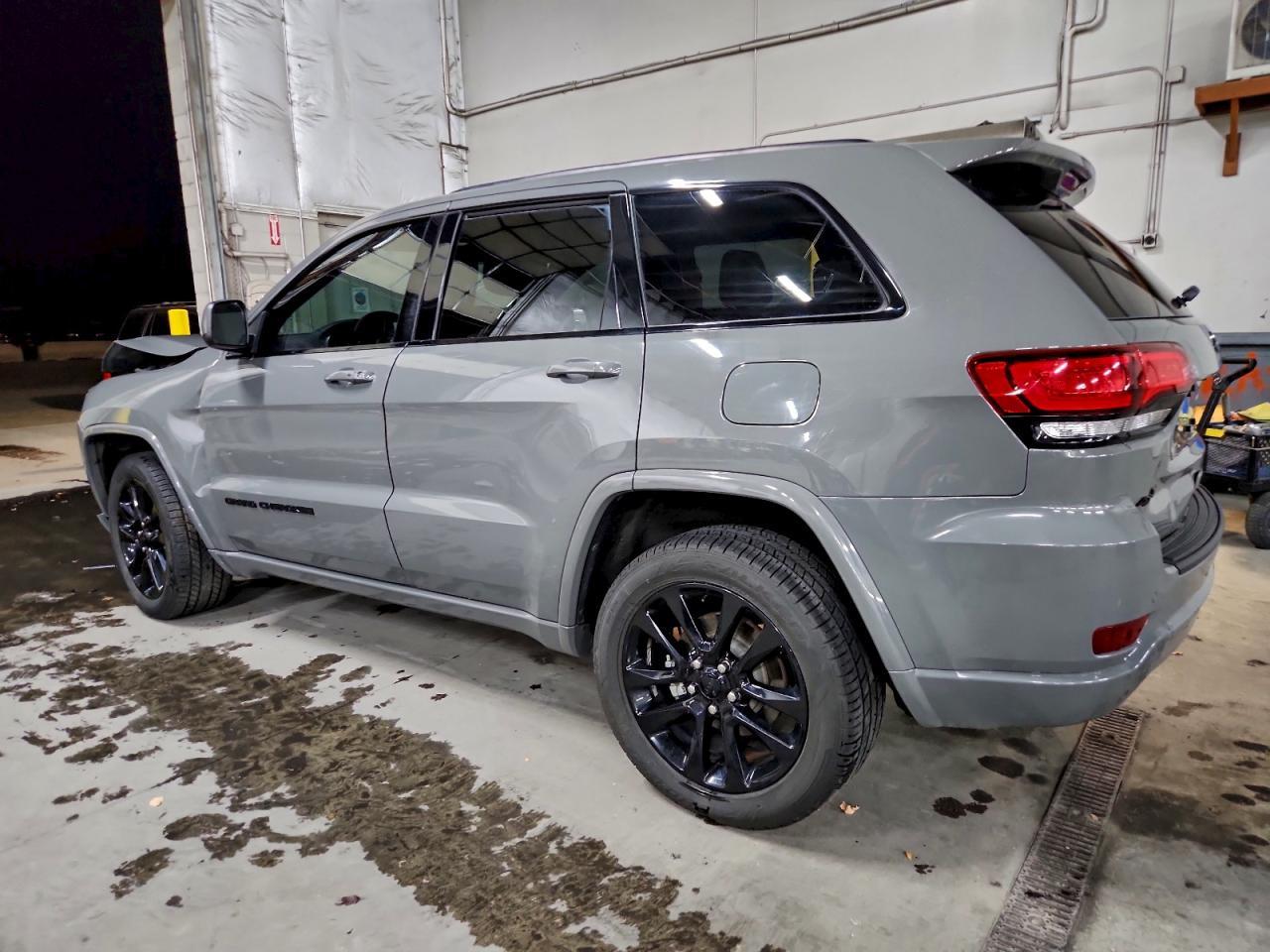 2019 Jeep Grand Cherokee Laredo - zdjęcie 2