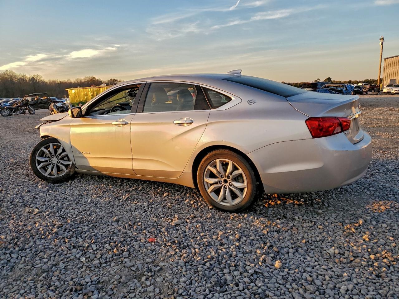 2019 Chevrolet Impala Lt - zdjęcie 2
