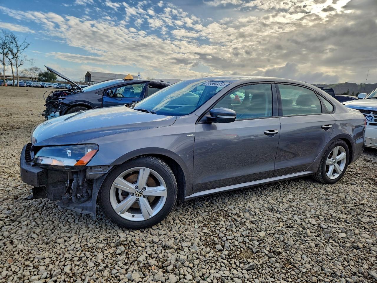 2014 Volkswagen Passat S - zdjęcie główne