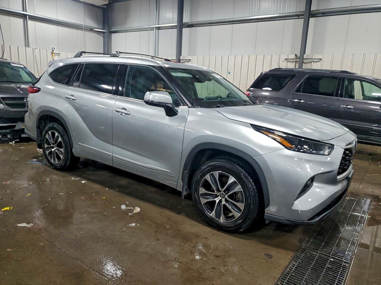 2022 Toyota Highlander Hybrid Xle - zdjęcie 4