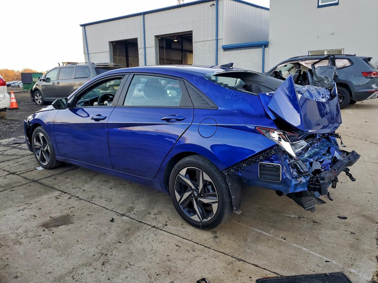 2023 Hyundai Elantra Sel - zdjęcie 2