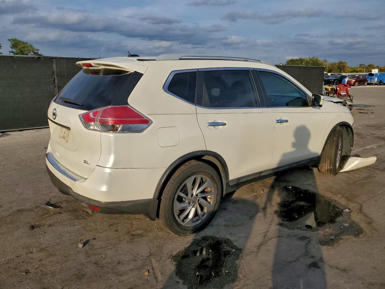 2015 Nissan Rogue S - zdjęcie 3