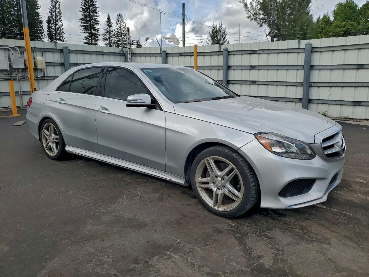 2014 Mercedes-Benz E 350 - zdjęcie 4