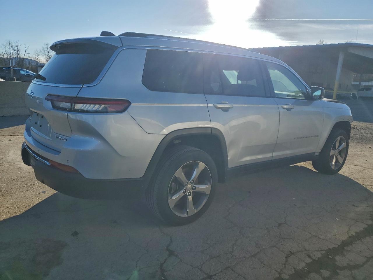 2022 Jeep Grand Cherokee - zdjęcie 3