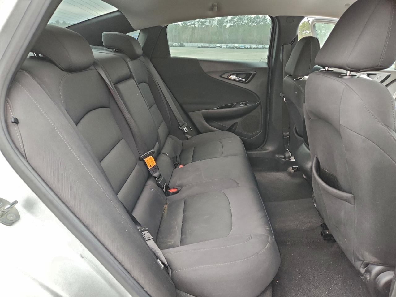 2017 Chevrolet Malibu Ls - zdjęcie 10