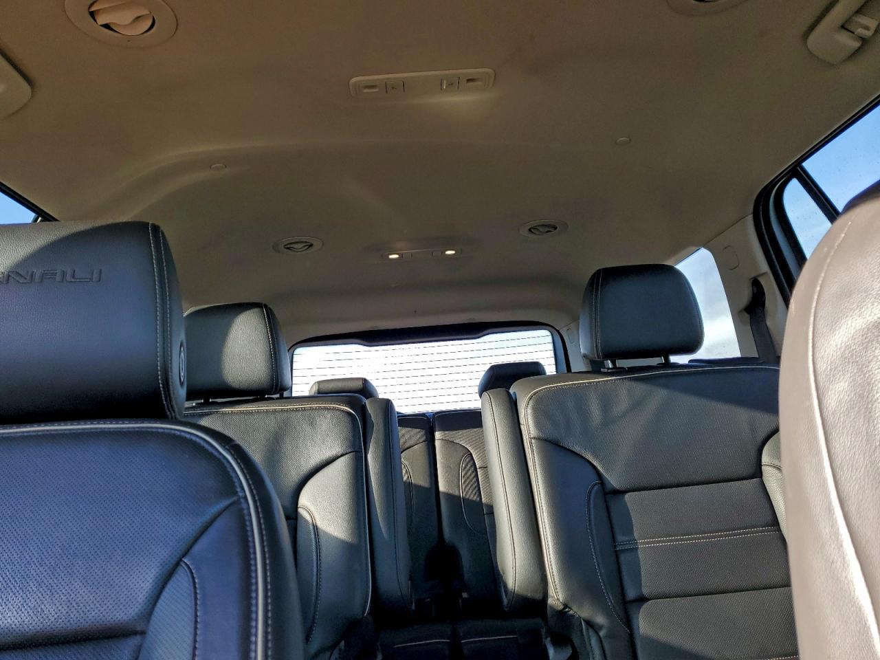 2020 GMC Acadia Denali - zdjęcie 10