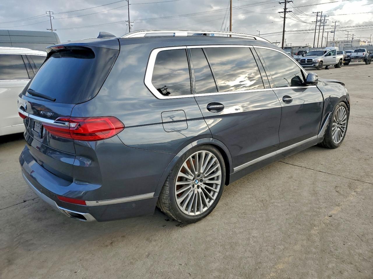 2019 BMW X7 xDrive50I - zdjęcie 3