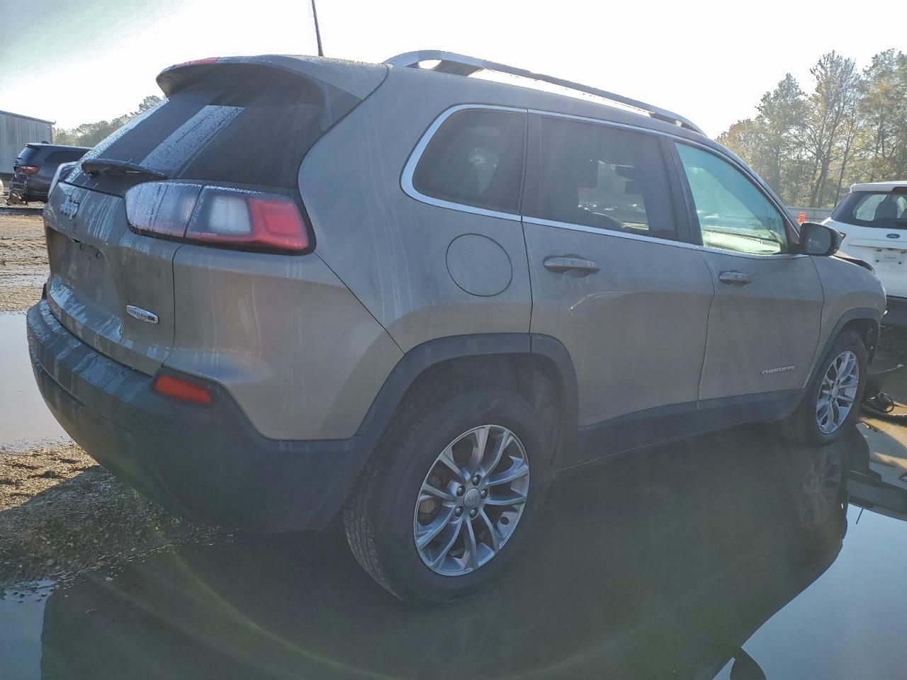 2019 Jeep Cherokee Latitude Plus - zdjęcie 3