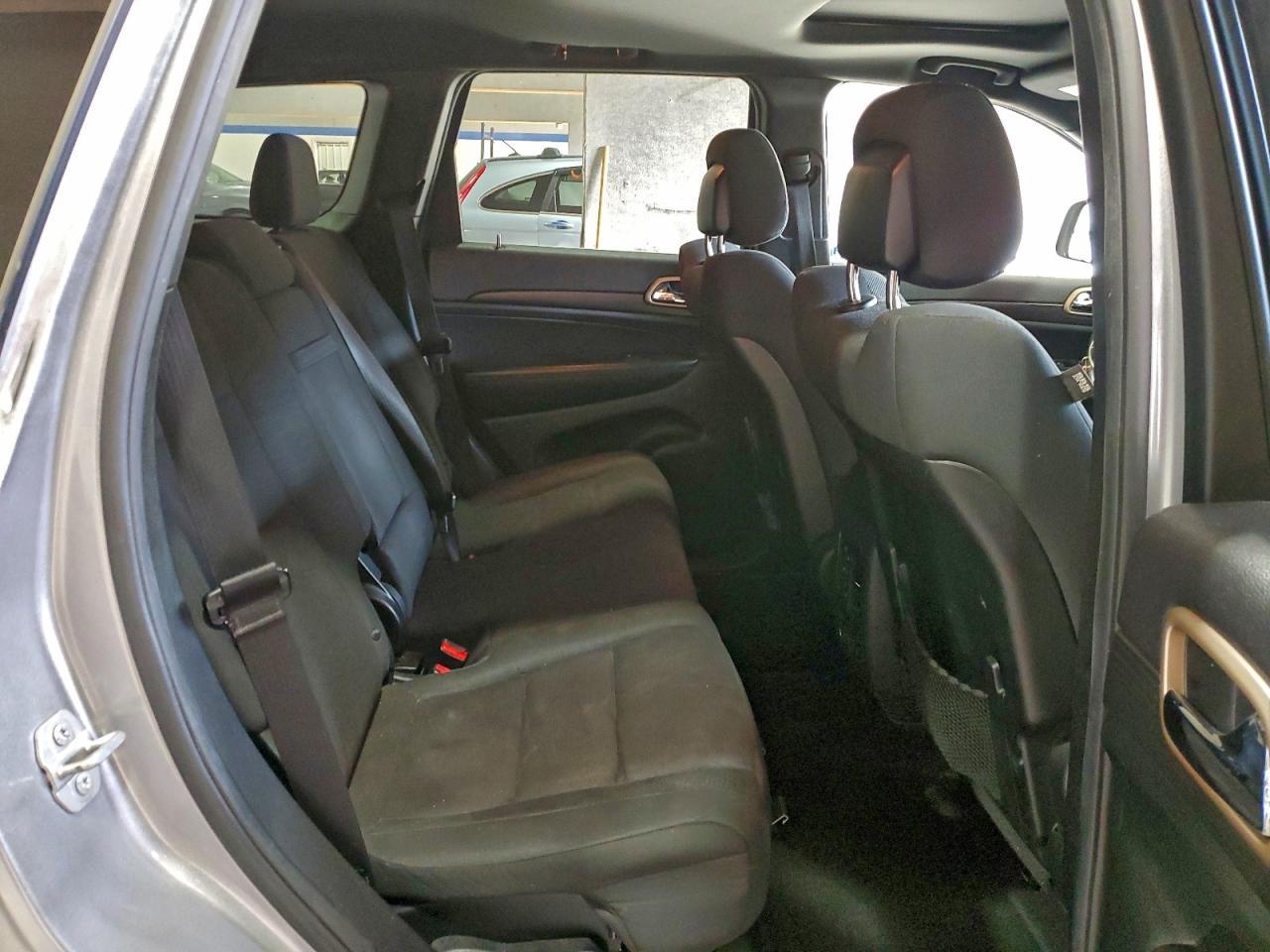 2015 Jeep Grand Cherokee Laredo - zdjęcie 11