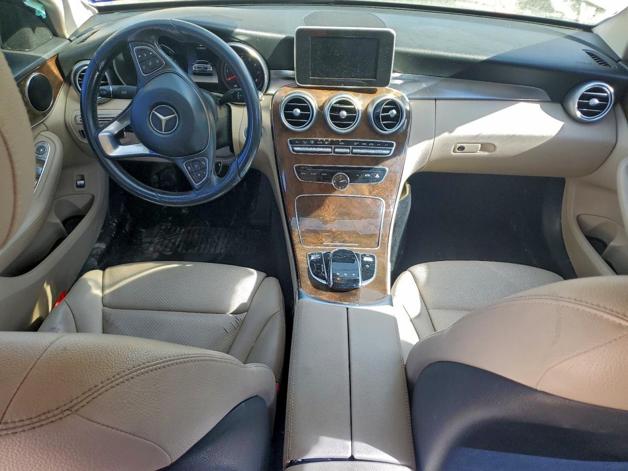 2015 Mercedes-Benz C 300 - zdjęcie 8