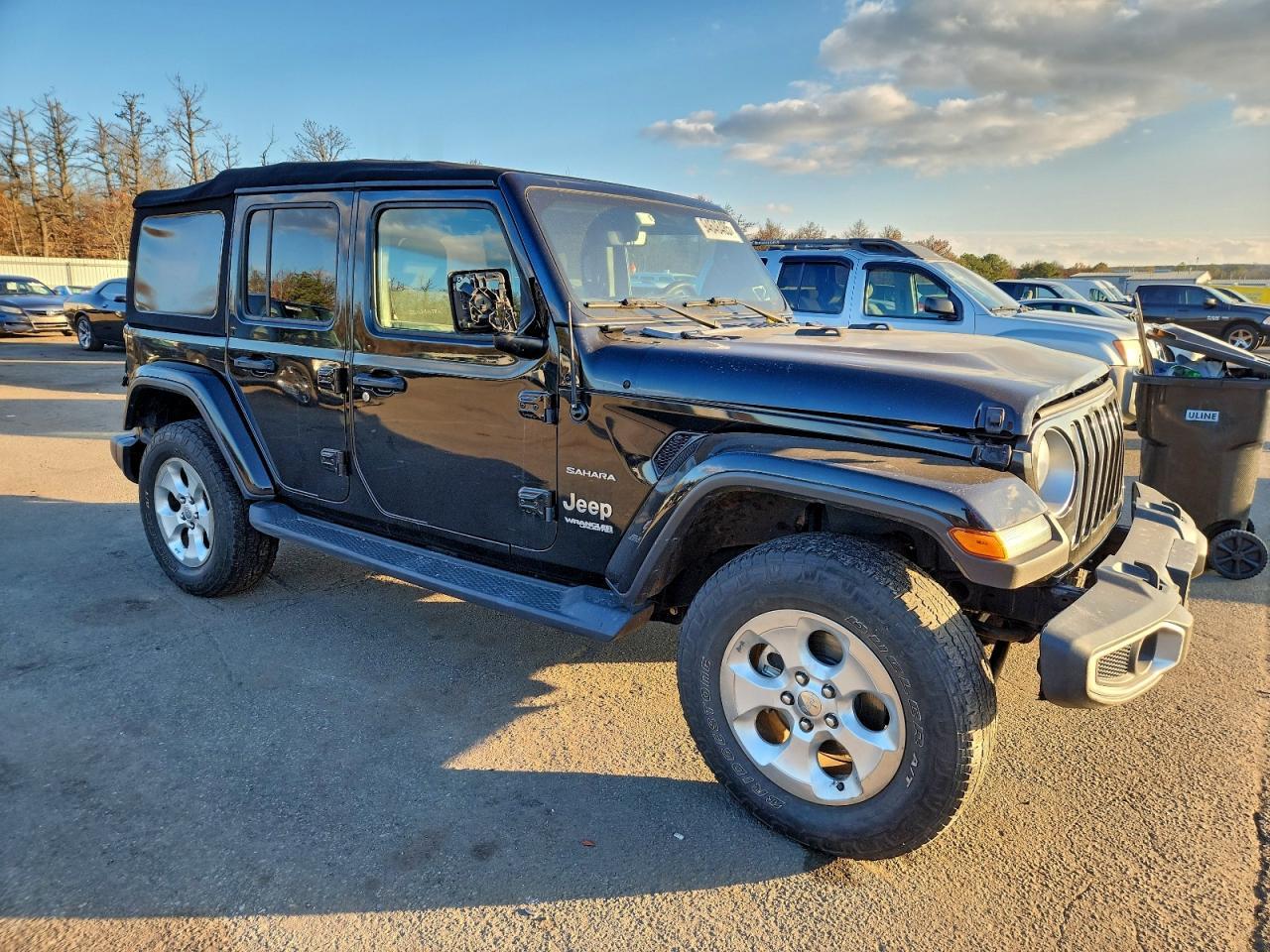 2018 Jeep Wrangler Unlimited Sahara - zdjęcie 4