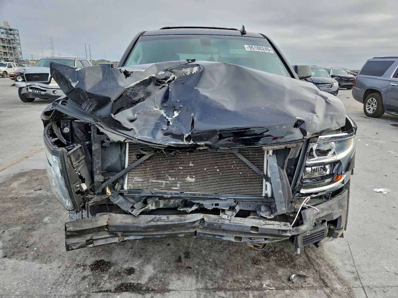2016 Chevrolet Tahoe C1500 Ls - zdjęcie 5