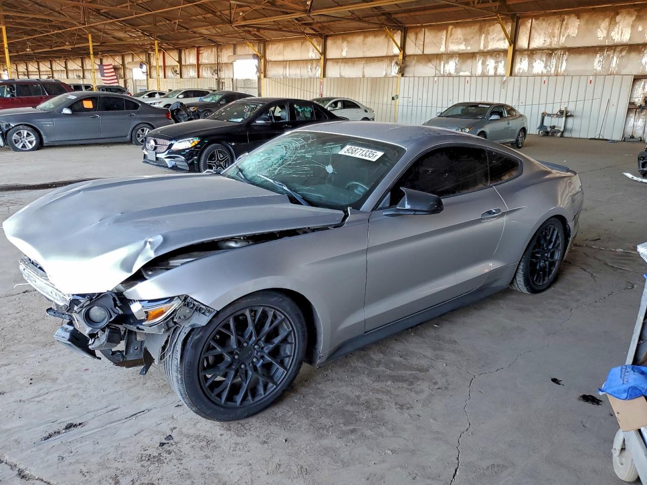 Ford Mustang - zdjęcie 1