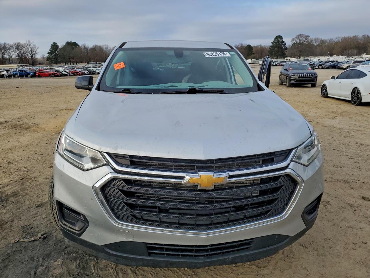 2021 Chevrolet Traverse Ls - zdjęcie 5