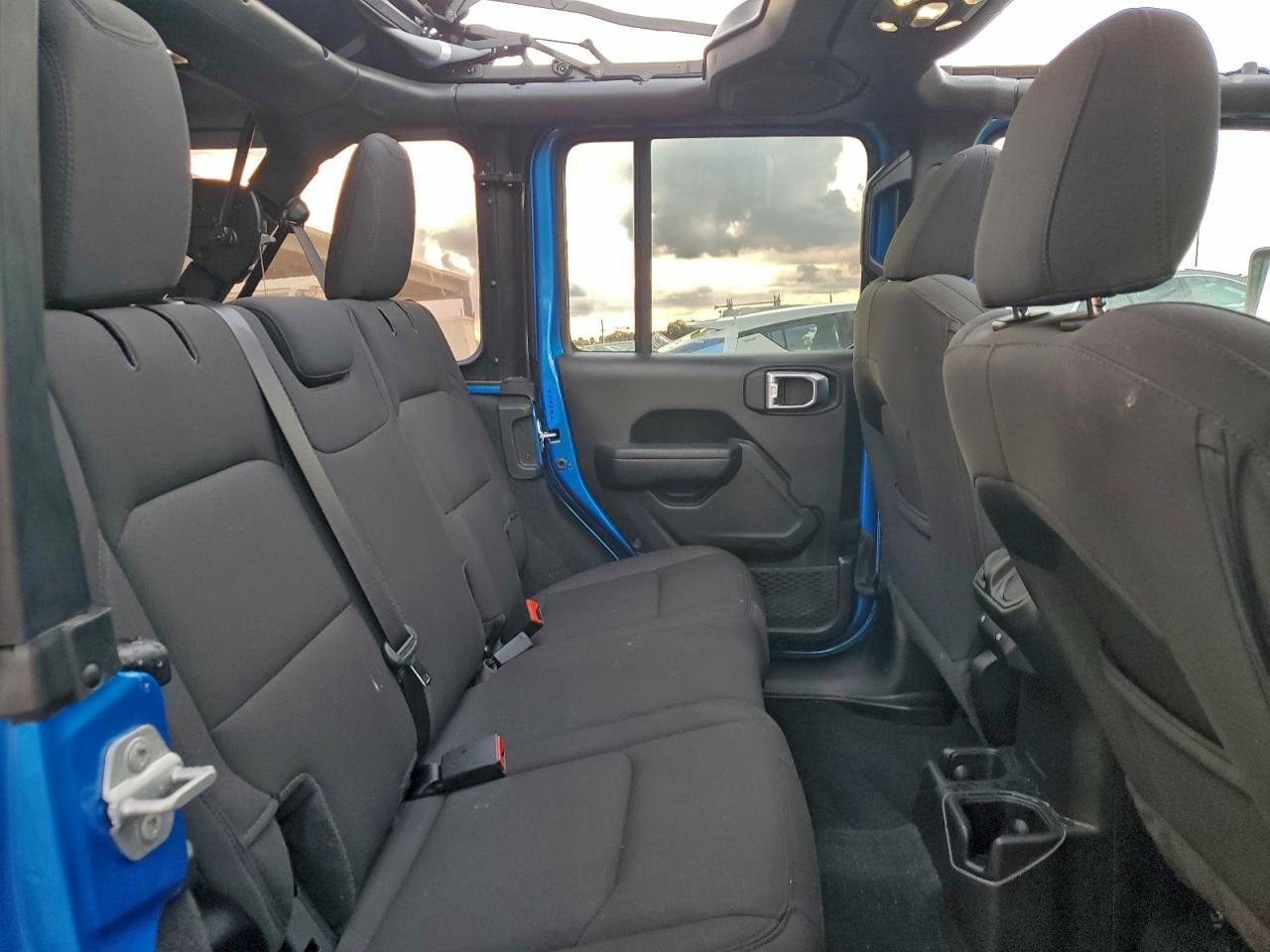 2023 Jeep Wrangler Sport - zdjęcie 11