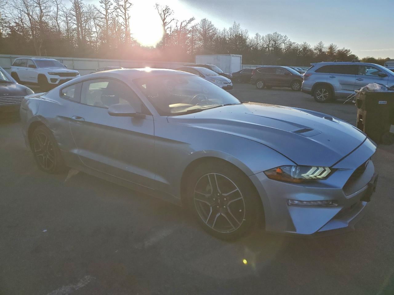 2021 Ford Mustang - zdjęcie 4