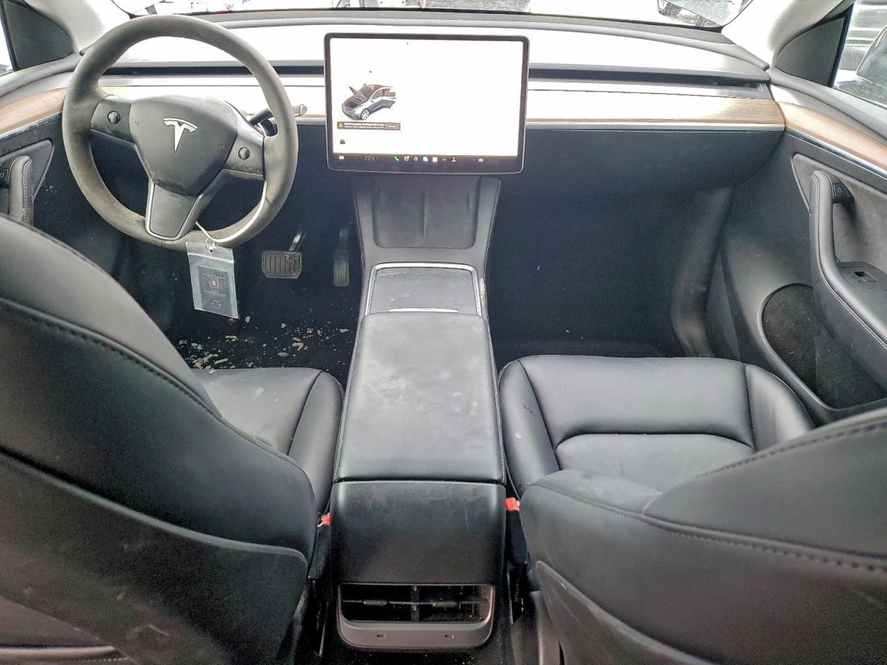 2024 Tesla Model Y - zdjęcie 8