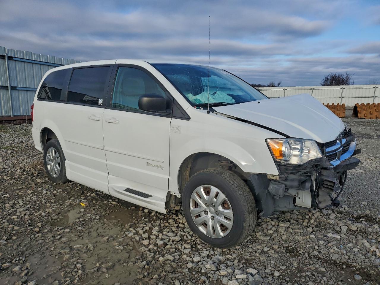 2016 Dodge Grand Caravan Se - zdjęcie 4