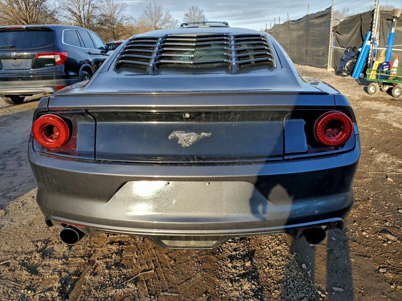2017 Ford Mustang - zdjęcie 6