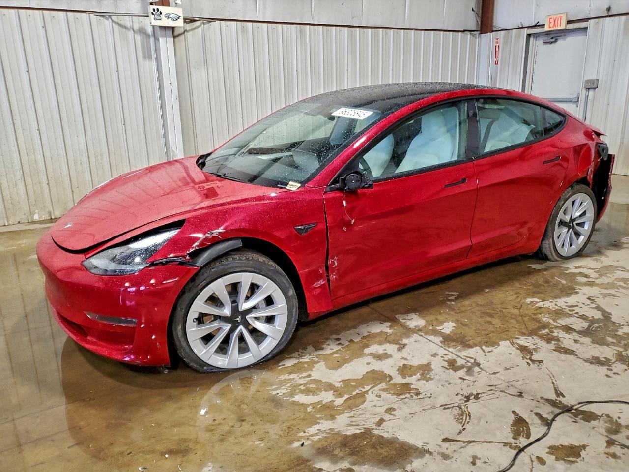 2021 Tesla Model 3 - zdjęcie główne