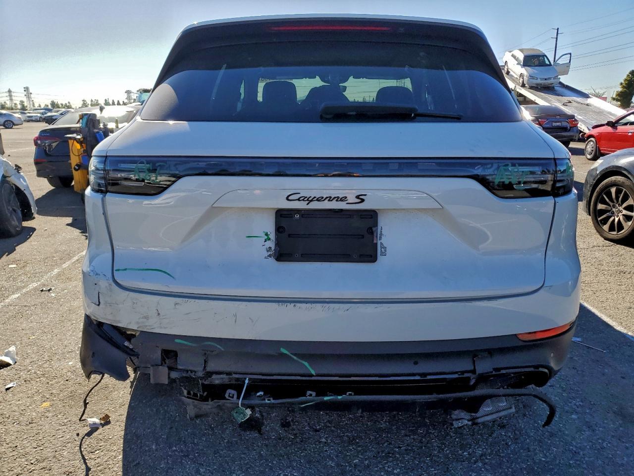 2022 Porsche Cayenne S - zdjęcie 6