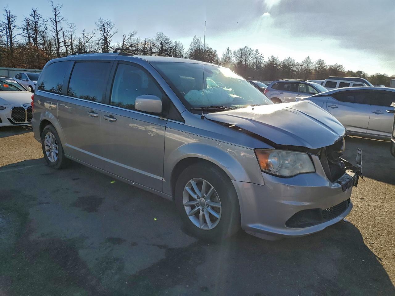 2019 Dodge Grand Caravan Sxt - zdjęcie 4