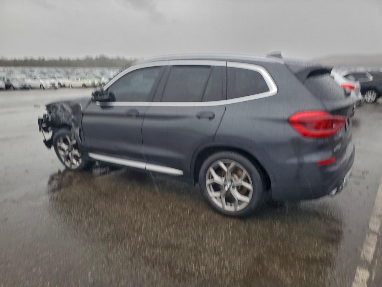 2021 BMW X3 xDrive30I - zdjęcie 2