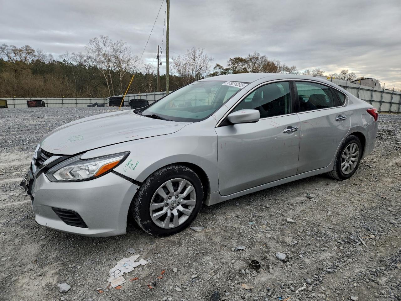 2017 Nissan Altima 2.5 - zdjęcie główne