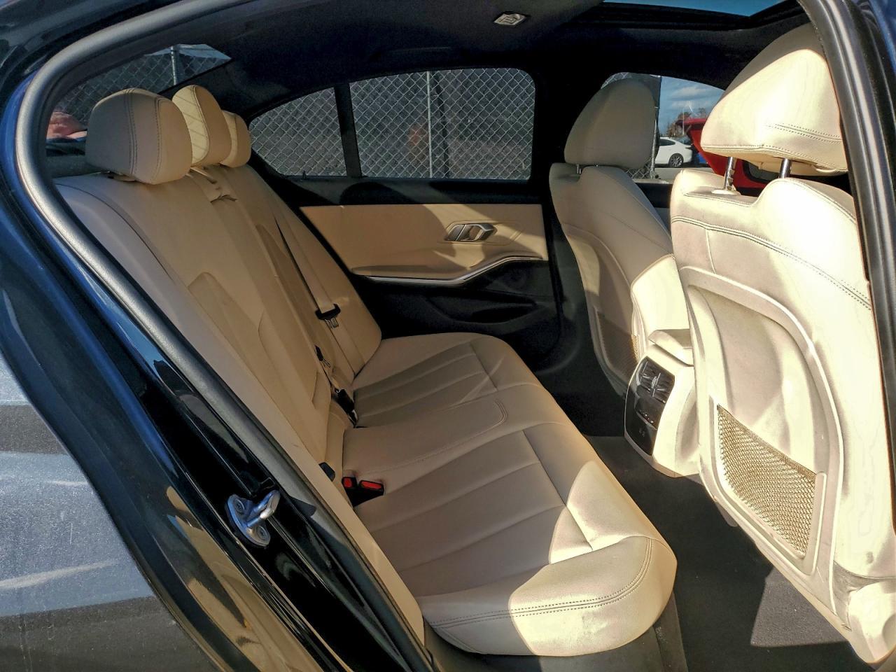 2021 BMW 330E - zdjęcie 10