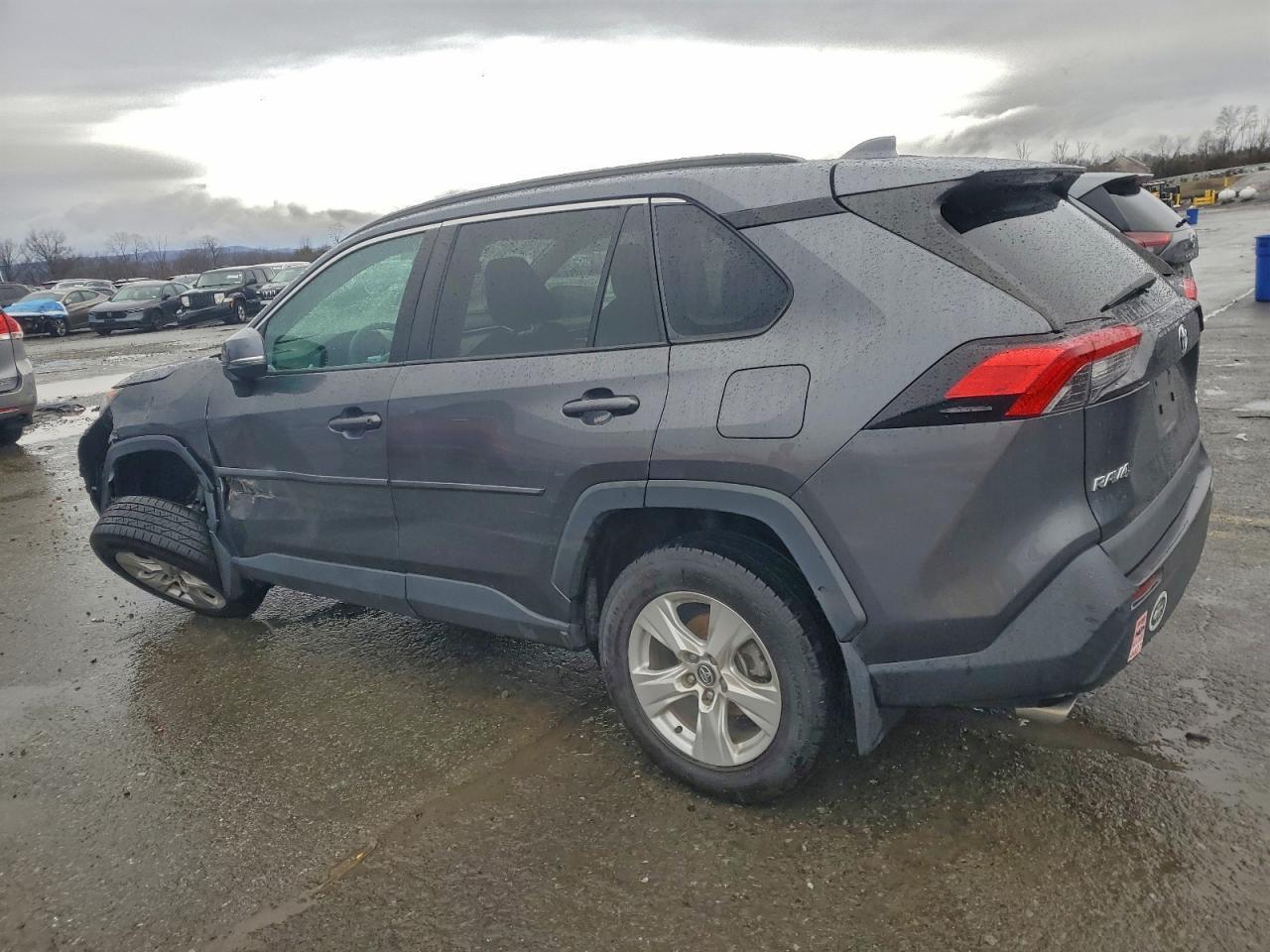 2021 Toyota Rav4 Xle - zdjęcie 2
