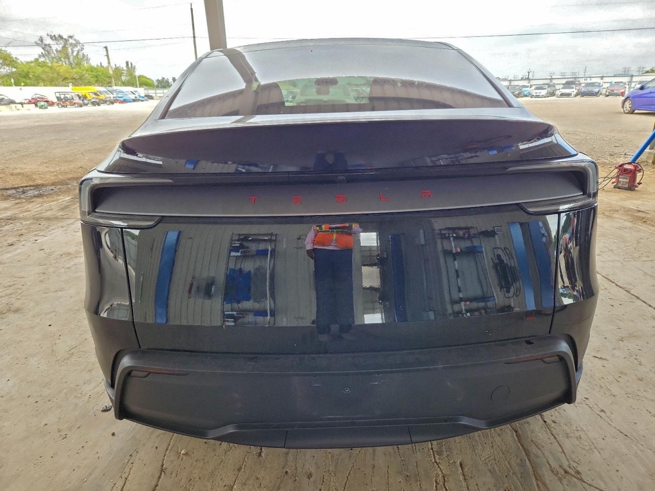 2026 Tesla Model Y - zdjęcie 6