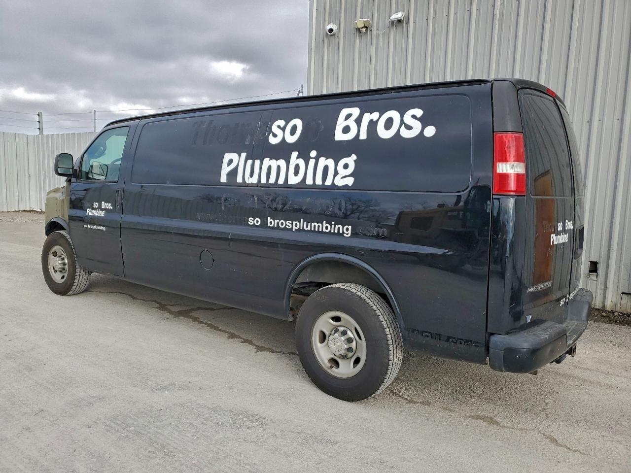 2017 Chevrolet Express G2500 - zdjęcie 2