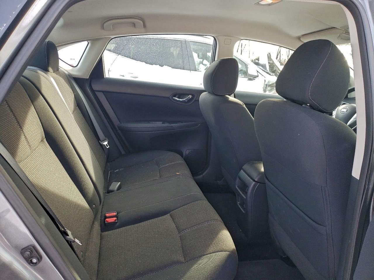 2016 Nissan Sentra S - zdjęcie 10