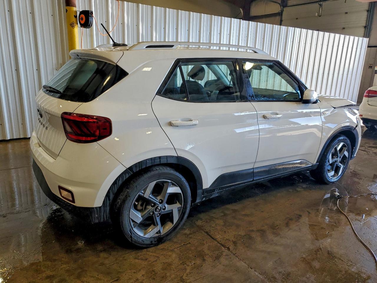 2023 Hyundai Venue Sel - zdjęcie 3