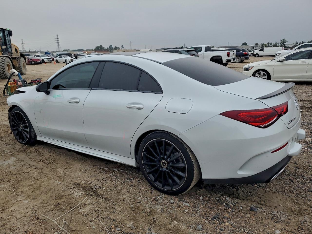 2020 Mercedes-Benz Cla 250 - zdjęcie 2