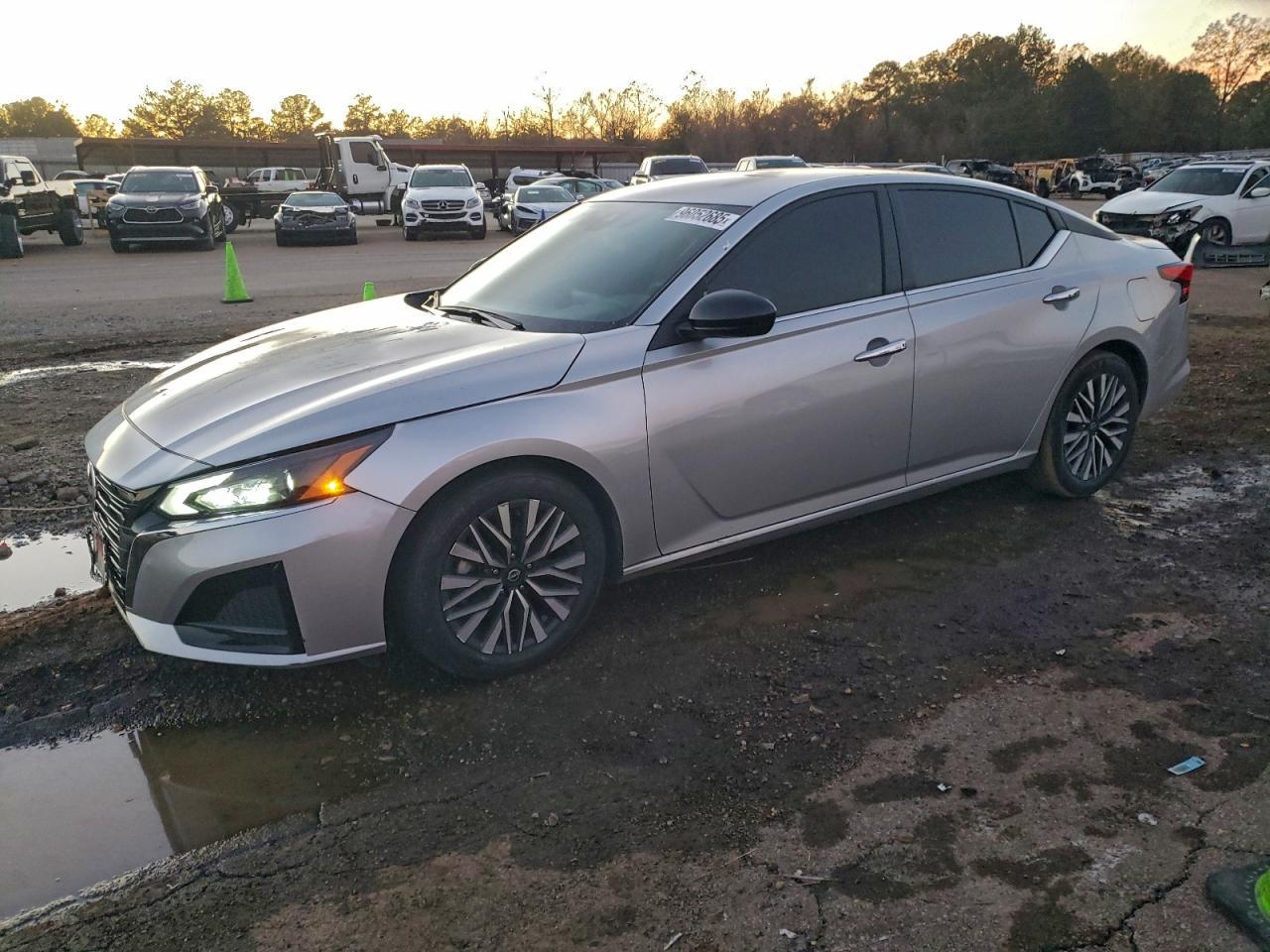 2024 Nissan Altima Sv - zdjęcie główne