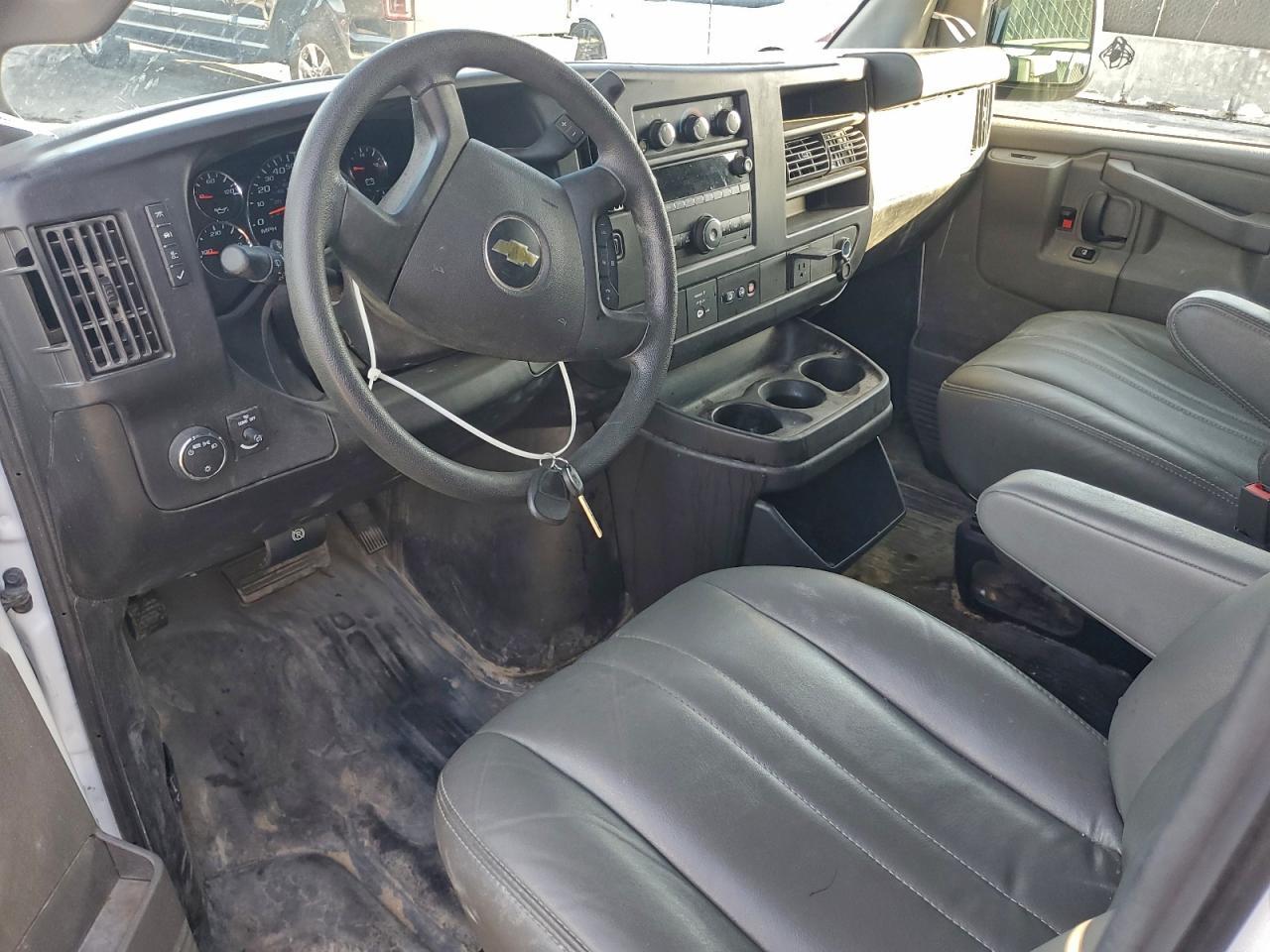 2024 Chevrolet Express G2500 - zdjęcie 8