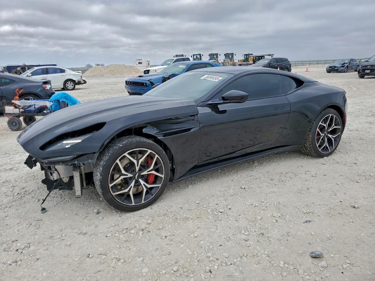 2019 Aston Martin Db11 - zdjęcie główne