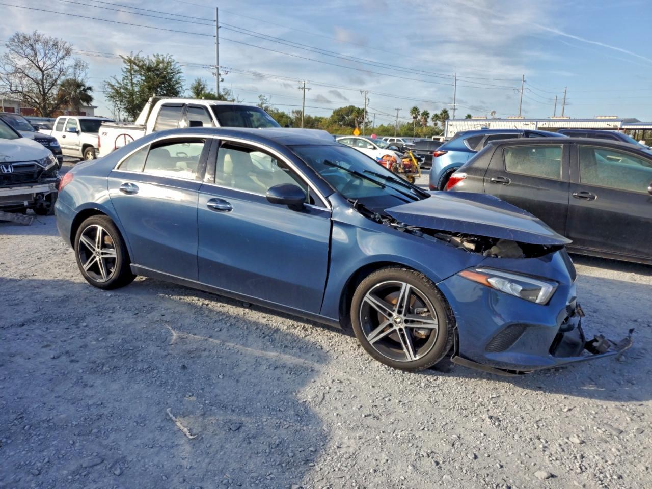 2020 Mercedes-Benz A 220 - zdjęcie 4