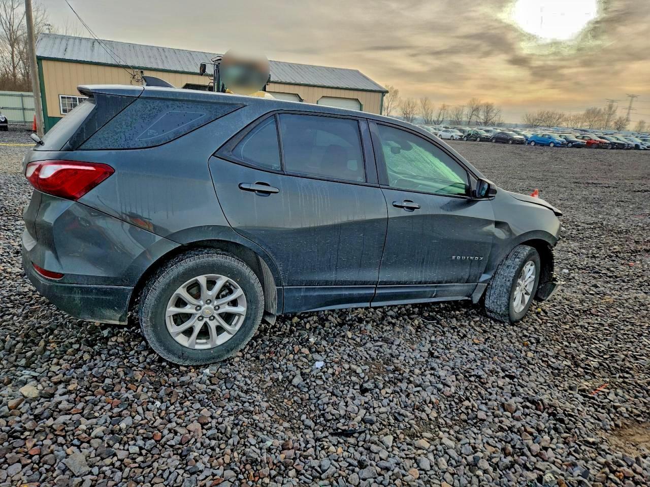 2020 Chevrolet Equinox Ls - zdjęcie 3