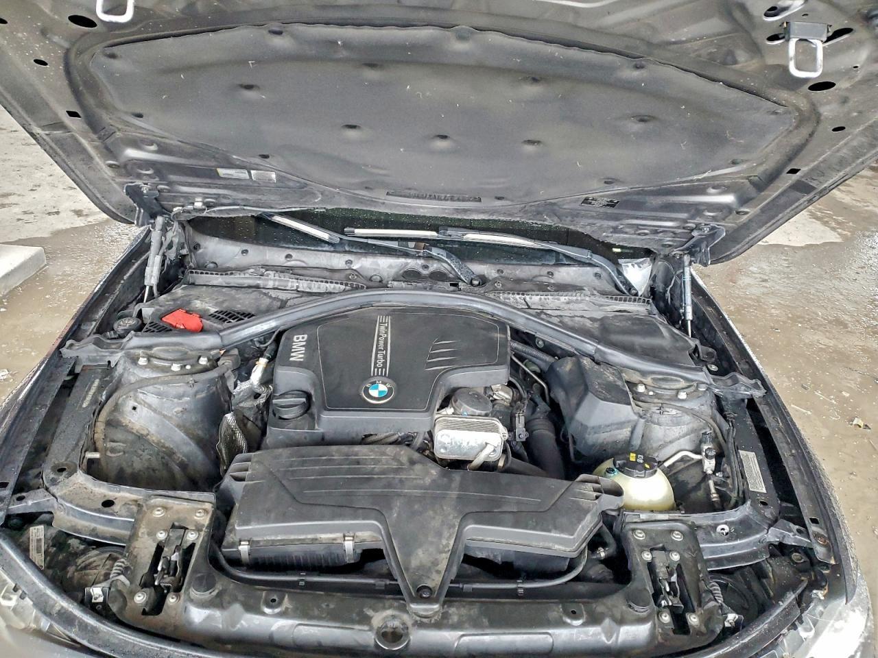 2015 BMW 320 I - zdjęcie 11