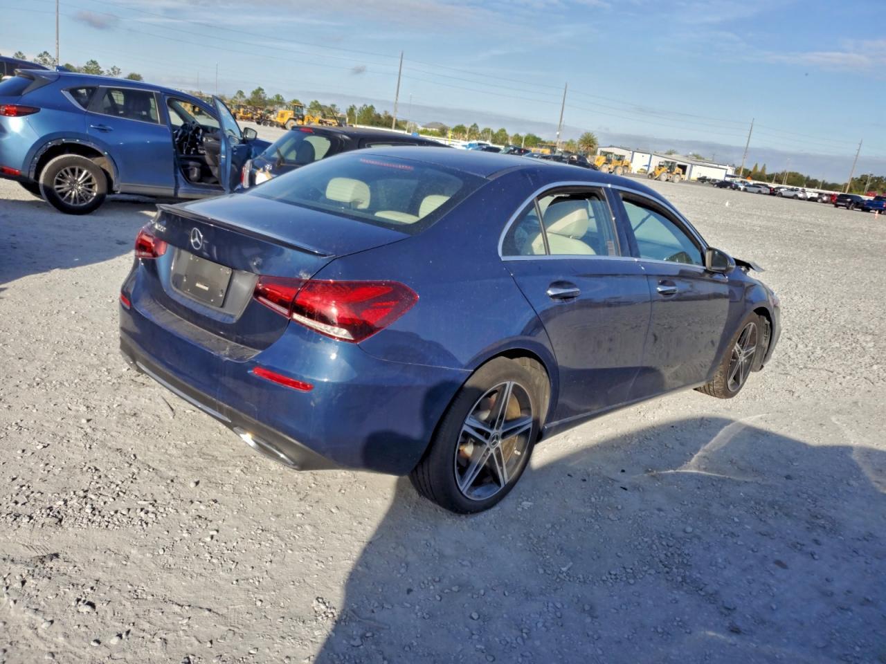2020 Mercedes-Benz A 220 - zdjęcie 3