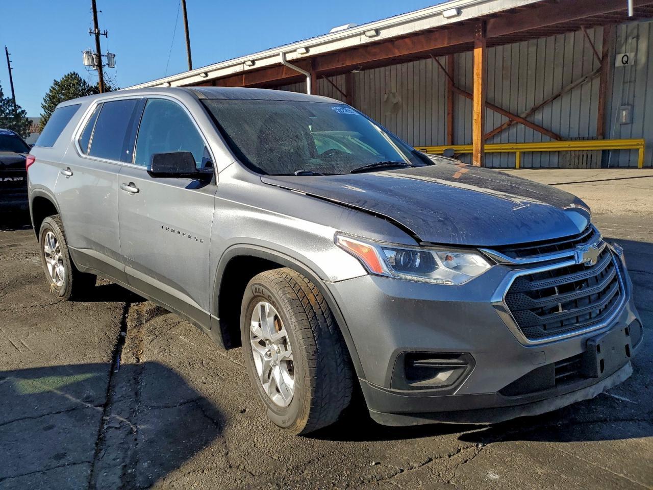 2020 Chevrolet Traverse Ls - zdjęcie 4