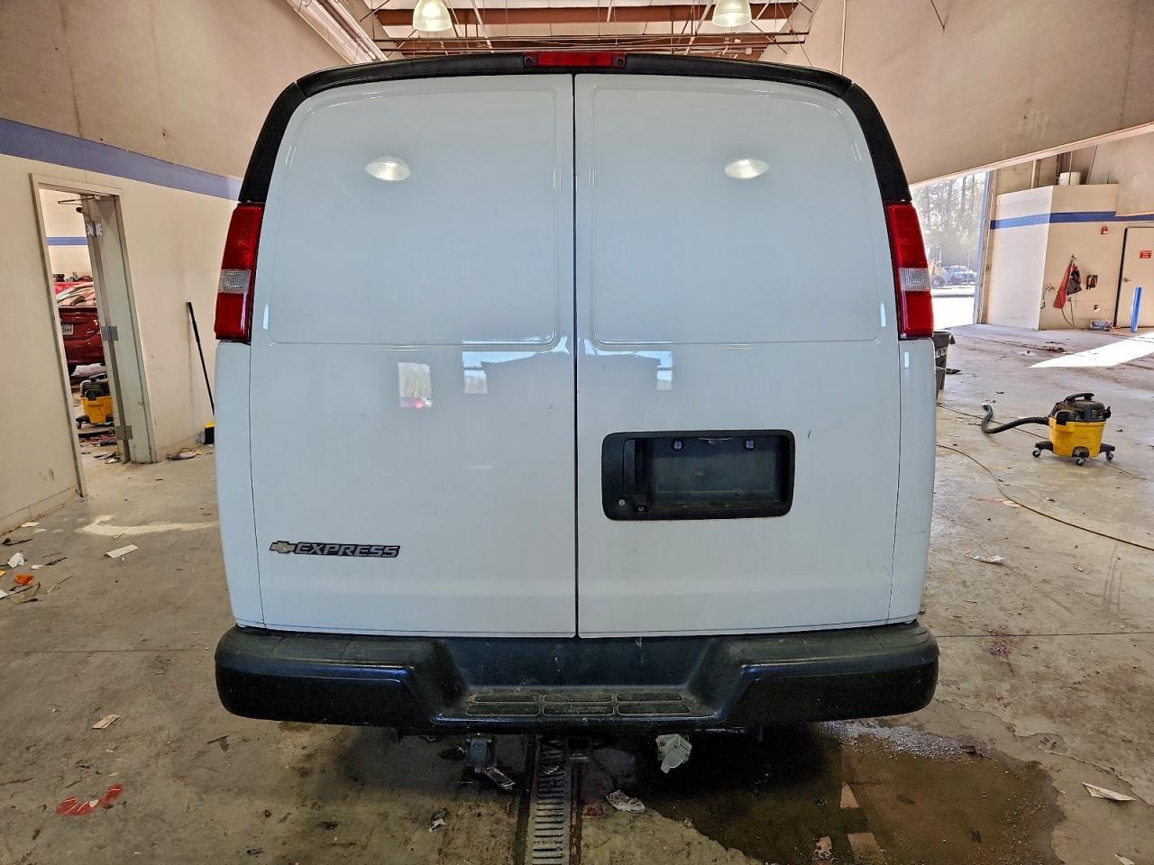 2018 Chevrolet Express G2500 - zdjęcie 6